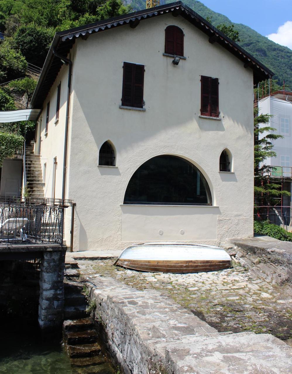 House On The Lake Shore Of 拉利奥 外观 照片